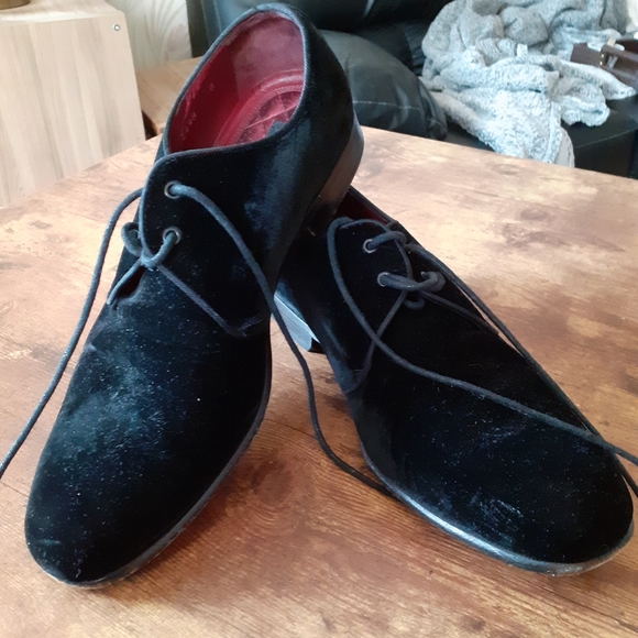 Dolce & Gabbana - RUNWAY Baroque Velvet Shoes Black/Red-8 - Picture 7 of 13